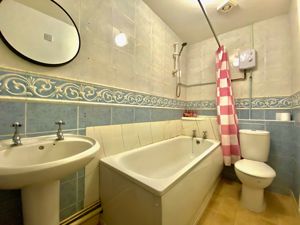 Bathroom/WC- click for photo gallery